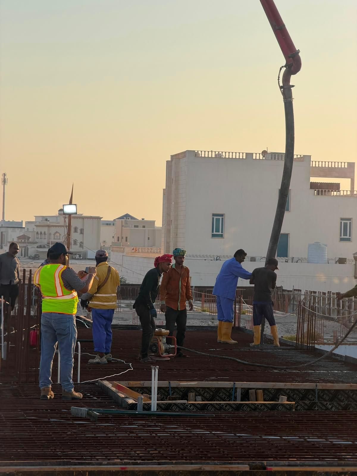 Fareeq Al Suroor workforce team on site